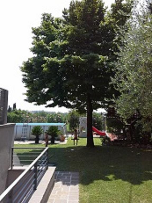 Relais Villa Lezard Lazise Ruang foto