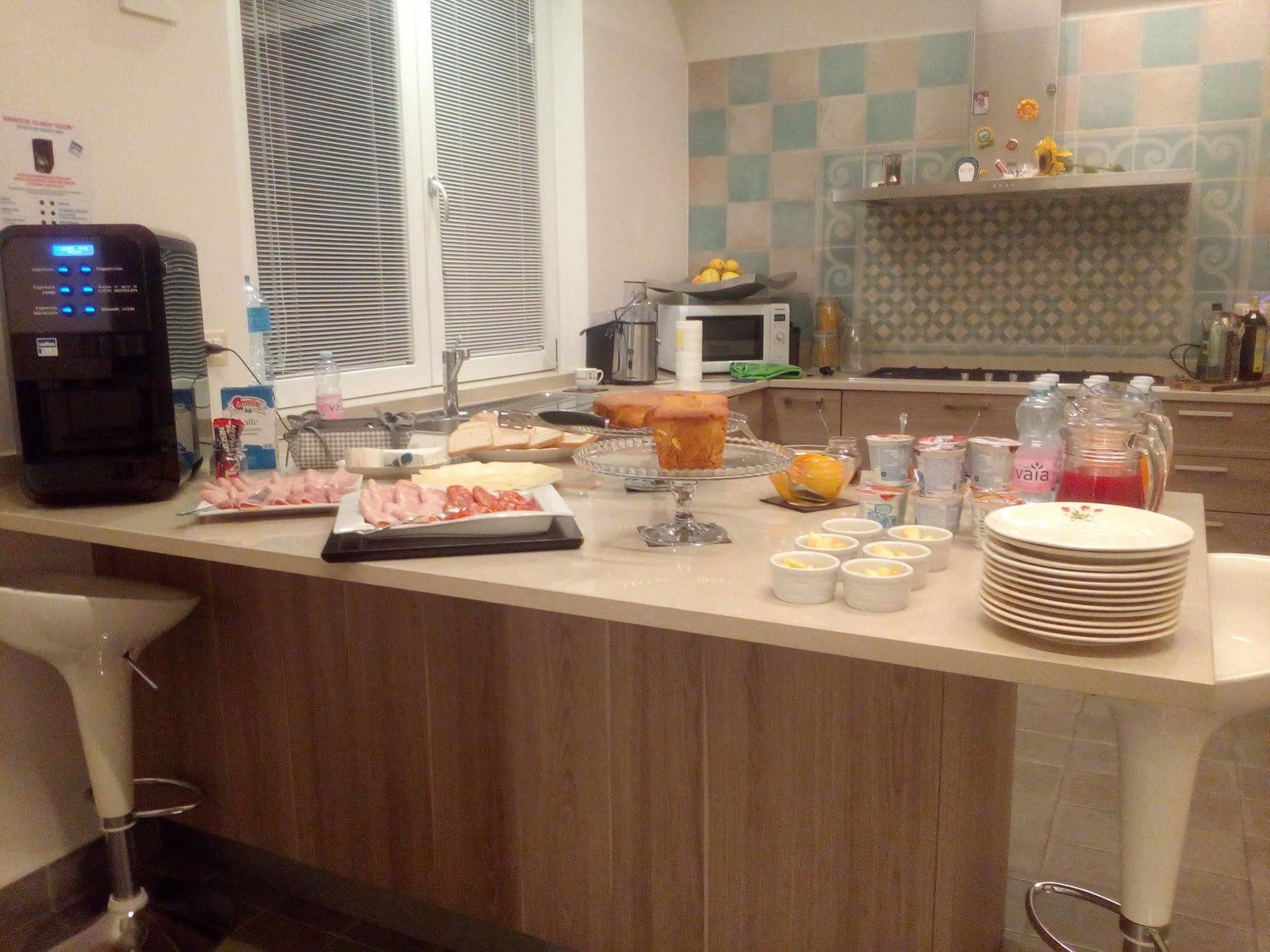 Relais Villa Lezard Lazise Bagian luar foto