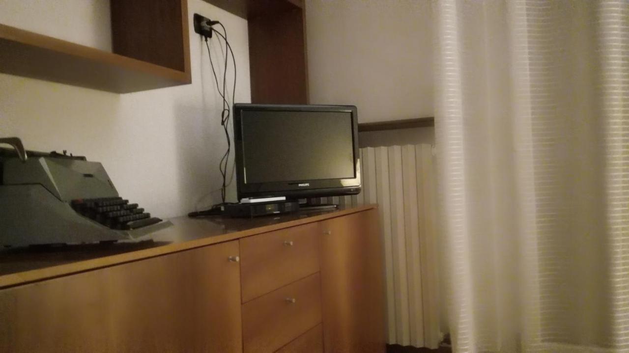 Relais Villa Lezard Lazise Ruang foto